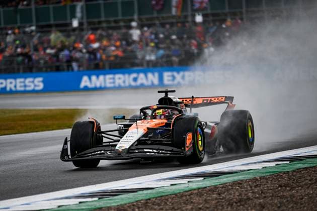 F1 - BRITISH GRAND PRIX 2025 81 PIASTRI Oscar (aus), McLaren F1 Team MCL39, action during the Formula 1 Qatar Airways British Grand Prix 2025, 12th round of the 2025 FIA Formula One World Championship, WM, Weltmeisterschaft from July 4 to 6, 2025 on the Silverstone Circuit, in Silverstone, United Kingdom - SilverstoneUnited Kingdom  Copyright: xALBERTOxVIMERCATIx