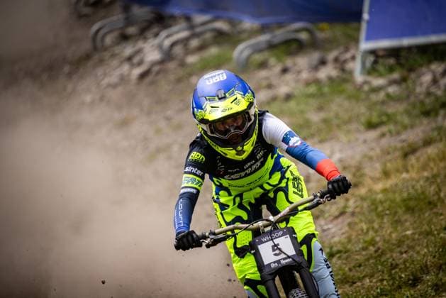 Whoop Downhill Worldcup La Thuile HRASTNIK Monika AON RACING TOURNE CAMPERVANSat Whoop Downhill Worldcup La Thuile, 06 07 2025,in La Thuile,ITA Photo Sebastian Sternemann