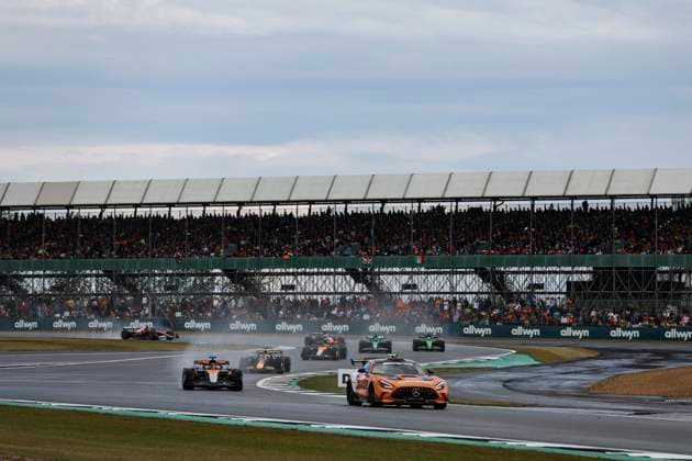 F1 - BRITISH GRAND PRIX 2025 FIA Mercedes-AMG GT Black Series Safety Car 81 PIASTRI Oscar (aus), McLaren F1 Team MCL39, action 01 VERSTAPPEN Max (nld), Red Bull Racing RB21, action 04 NORRIS Lando (gbr), McLaren F1 Team MCL39, action during the Formula 1 Qatar Airways British Grand Prix 2025, 12th round of the 2025 FIA Formula One World Championship, WM, Weltmeisterschaft from July 4 to 6, 2025 on the Silverstone Circuit, in Silverstone, United Kingdom - SilverstoneUnited Kingdom  Copyright: xANTONINxVINCENTx