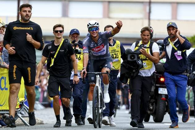 Dutch Mathieu van der Poel of Alpecin-Deceuninck celebrates after winning the second stage of the 2025 Tour de France cycling race, from Lauwin-Planque to Boulogne-sur-Mer (212 km), on Sunday 06 July 2025 in France. The 112th edition of the Tour de France starts on Saturday 5 July in Lille, and will finish in Paris on the 27th of July. DAVIDxPINTENS  x128547203x