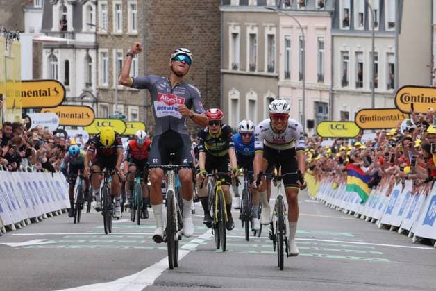 TOUR DE FRANCE 2025 PHOTOPQR VOIX DU NORD SM ; 06 07 2025 ; Boulogne sur Mer, le 06 07 2025, Arrivee de la 2eme etape du Tour de France entre Lauwin Planque et Boulogne sur Mer VOIX DU NORD- Dutch Mathieu van der Poel of Alpecin-Deceuninck celebrates after winning the second stage French cycling race Tour de France 2024 takes place in july 2025 1 France  Copyright: xPHOTOPQR VOIXxDUxNORD MAXPPPxSMx 20250706VDN2252 20250706VDN2252