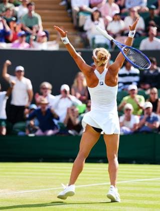 Laura Siegemund celebrates victory in her fourth round match Wimbledon Tennis Championships, Day 7, The All England Lawn Tennis and Croquet Club, London, UK - 06 Jul 2025London The All England Lawn Tennis and United Kingdom  Copyright: xJavierxGarcia Shutterstockx 15387061dw