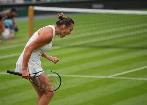 LONDON, ENGLAND - JULY 06: Aryna Sabalenka of Belarus celebrates during the Ladies Singles fourth round match on day seven of The Championships Wimbledon 2025 at All England Lawn Tennis and Croquet Club on July 06, 2025 in London, England  Copyright: xHiroshixSatox