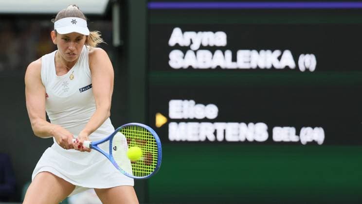 Belgian Elise Mertens pictured in action during a tennis match against Belarusian Sabalenka, in the round of 16 of the women s singles at the 2025 Wimbledon grand slam tournament, Sunday 06 July 2025 at the All England Tennis Club, in South-West London, Britain. BENOITxDOPPAGNE  x128547904x