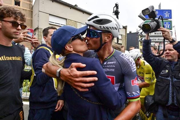 Dutch Mathieu van der Poel of Alpecin-Deceuninck celebrates after winning the second stage of the 2025 Tour de France cycling race, from Lauwin-Planque to Boulogne-sur-Mer (212 km), on Sunday 06 July 2025 in France. The 112th edition of the Tour de France starts on Saturday 5 July in Lille, and will finish in Paris on the 27th of July. POOLxPETExGODING  x128548232x