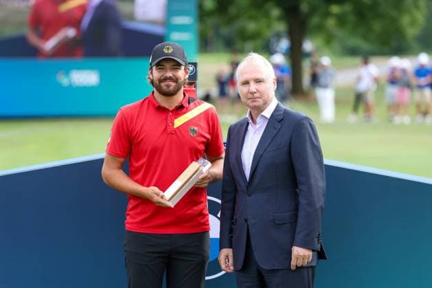 Amateur Tim Wiedemeyer GER and Jochen Goller Member of the Board of Management BMW, 36 BMW International Open 2025, Golf, DP World Tour, Men, Final, 06 07 2025 Eichenried Bavaria Germany Copyright: xkolbert-press ChristianxKolbertx