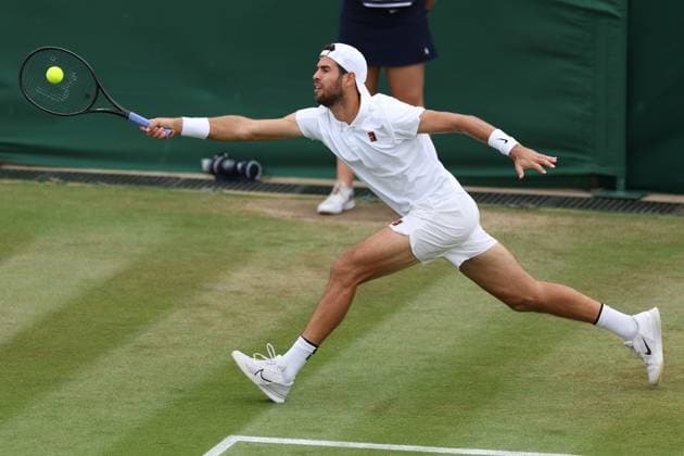 July 6, 2025, London, Celestynow, England: KAREN KHACHANOV during the match against K. Majchrzak of Poland in the fourth round of Championships 2025 at Wimbledon AELTC in London. London United Kingdom - ZUMAc278 20250706_zsp_c278_003 Copyright: xMarcinxCholewinskix