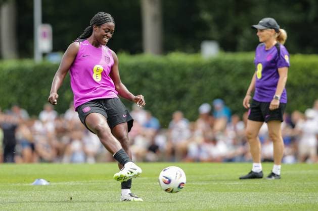 2025-07-06 England UEFA Women s EURO 2025 Camp ZURICH, SWITZERLAND - JULY 6: Michelle Agyemang of England passes the ball during a training session on the England UEFA Women s EURO 2025 Camp at Zurich Sportanlage Au on July 6, 2025 in Zurich, Switzerland. (Photo by Leiting Gao BSR Agency) Zurich Switzerland Content not available for redistribution in The Netherlands directly or indirectly through any third parties. Copyright: xBSRxAgencyx