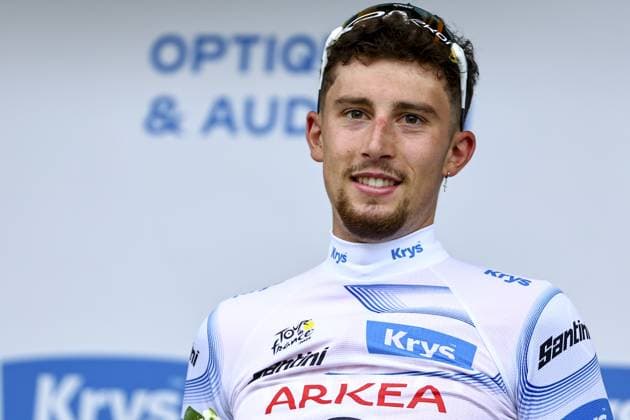 French Kevin Vauquelin of Arkea-BB Hotels celebrates on the podium in the white jersey for best young rider after the second stage of the 2025 Tour de France cycling race, from Lauwin-Planque to Boulogne-sur-Mer (212 km), on Sunday 06 July 2025 in France. The 112th edition of the Tour de France starts on Saturday 5 July in Lille, and will finish in Paris on the 27th of July. DAVIDxPINTENS  x128549151x