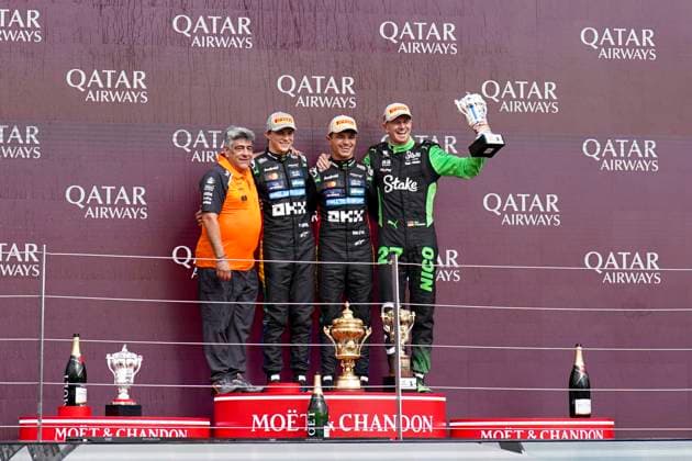 FORMULA 1 BRITISH GRAND PRIX 2025 Nico Hulkenberg (27), Stake F1 Team Kick Sauber C45 celebrates 3rd place with Lando Norris 4 (GBR), McLaren MCL39 Oscar Piastri 81 (Aus), McLaren MCL39 during the FORMULA 1 QATAR AIRWAYS BRITISH GRAND PRIX 2025 at the Silverstone Circuit, Silverstone, England, United Kingdom on 6 July 2025 Credit: Robbie Hoad Every Second Media Editorial use only. All images are copyright Every Second Media Limited. No images may be reproduced without prior permission. Copyright: xIMAGO EveryxSecondxMediax ESM-1520-0052 RobbiexHoadx xEveryxSecondxMediax