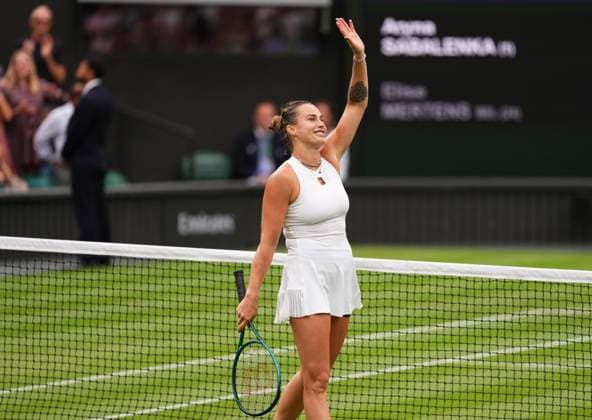 LONDON, ENGLAND - JULY 06: Aryna Sabalenka of Belarus celebrates after winning the Ladies Singles fourth round match on day seven of The Championships Wimbledon 2025 at All England Lawn Tennis and Croquet Club on July 06, 2025 in London, England  Copyright: xHiroshixSatox