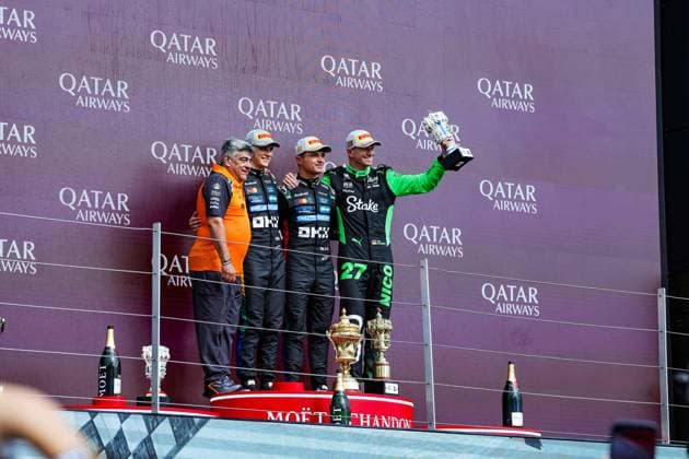 F1 - BRITISH GRAND PRIX 2025 PIASTRI Oscar (aus), McLaren F1 Team MCL39, NORRIS Lando (gbr), McLaren F1 Team MCL39, HULKENBERG Nico (ger), Stake F1 Team Kick C45, portrait podium during the Formula 1 Qatar Airways British Grand Prix 2025, 12th round of the 2025 FIA Formula One World Championship, WM, Weltmeisterschaft from July 4 to 6, 2025 on the Silverstone Circuit, in Silverstone, United Kingdom - SilverstoneUnited Kingdom Copyright: xFLORENTxGOODENx