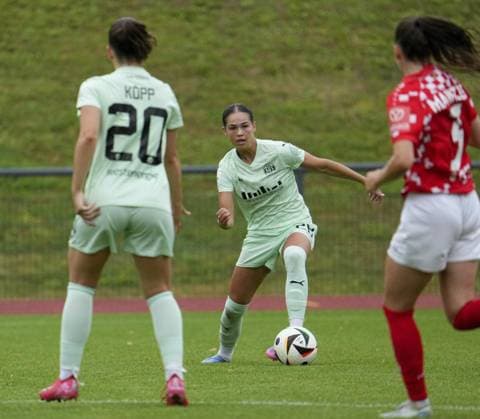 Womens football in Essen FOR EDITORIAL PURPOSES ONLY EDITORIAL USE ONLY p Kassandra Potsi SGS The test match SGS Essen against 1 FSV Mainz 05 ended on 05 07 2025 with 4 0 at the Helmut Rahn sports facility Raumerstraße 57 Michael Gohl FUNKE Foto Services p Sport Deutschland Nordrhein Westfalen Essen Copyright MichaelxGohl Copyright: MichaelxGohl doc81e4paicweo1c2uw9p56 ,EDITORIAL USE ONLY Copyright: MichaelxGohl
