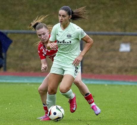 Womens football in Essen FOR EDITORIAL PURPOSES ONLY EDITORIAL USE ONLY p Laureta Elmazi SGS vs Maja Lara Pageler M05 The test match between SGS Essen and 1 FSV Mainz 05 ended 4-0 on 05 07 2025 at the Helmut Rahn Sportanlage Raumerstraße 57 Michael Gohl FUNKE Foto Services p Sport Deutschland Nordrhein Westfalen Essen Copyright MichaelxGohl Copyright: MichaelxGohl doc81e4pgjeesg8lqi9bc9 ,EDITORIAL USE ONLY Copyright: MichaelxGohl