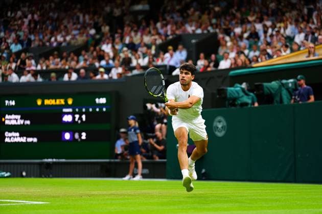 Carlos Alcaraz during his fourth round match Wimbledon Tennis Championships, Day 7, The All England Lawn Tennis and Croquet Club, London, UK - 06 Jul 2025London The All England Lawn Tennis and United Kingdom  Copyright: xJavierxGarcia Shutterstockx 15387061fn