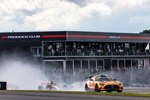 06 07 2025, Silverstone Circuit, Silverstone, FORMULA 1 QATAR AIRWAYS BRITISH GRAND PRIX 2025 , in the picture Safety Car with Bernd Mayländer at the wheel Photo by Martin Trenkler Hasan Bratic DeFodi Images