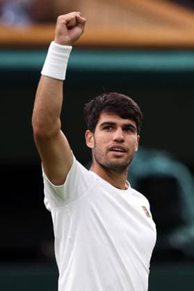 Carlos Alcaraz during his fourth round match Wimbledon Tennis Championships, Day 7, The All England Lawn Tennis and Croquet Club, London, UK - 06 Jul 2025London The All England Lawn Tennis and United Kingdom  Copyright: xEllaxLing Shutterstockx 15387063bk