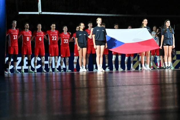 Czech Republic men s national volleyball team with flag during the Men s Volleyball European Golden League - Final Four tournament: final game, Czechia vs Finland in Brno, Czech Republic, July 6, 2025. (CTKxPhoto VaclavxSalek) CTKPhotoP2025070605000  CTKPhotoP2025070605000
