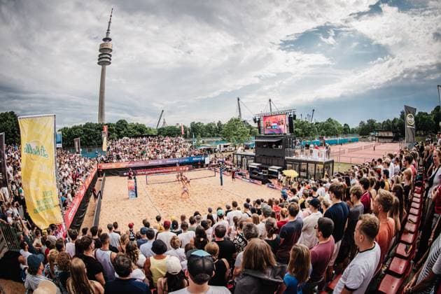 Beach volleyball women Allianz German Beach Tour 2025 Tourstop Munich 06 07 2025 The sold-out stadium Munich Central University Sports Munich Bavaria Germany