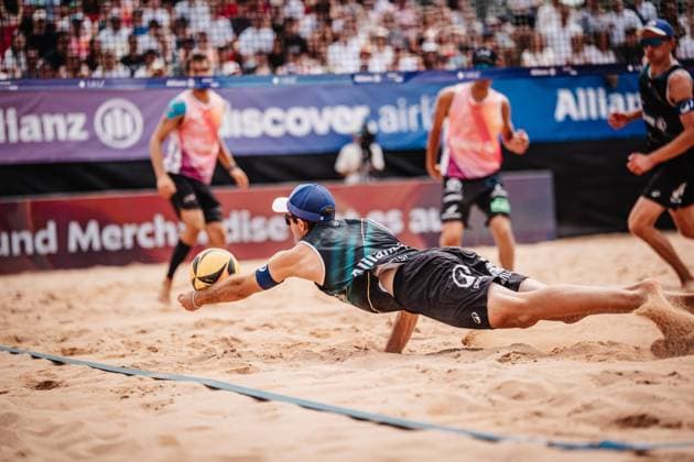 Beach volleyball men Allianz German Beach Tour 2025 Tourstop Munich 06 07 2025 Tilo Rietschel jumps to the ball Munich Central University Sports Munich Bavaria Germany