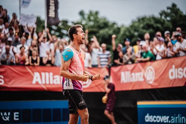 Beach volleyball men Allianz German Beach Tour 2025 Tourstop Munich 06 07 2025 Yannick Bibelriether cheers Munich Central University Sports Munich Bavaria Germany