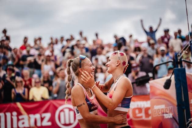 Beach volleyball women Allianz German Beach Tour 2025 Tourstop Munich 06 07 2025 f l Paula Schürholz and Mareet Maidhof cheer after the victory Munich Central University Sports Munich Bavaria Germany