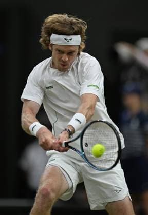 Day Seven: The Championships - Wimbledon 2025 LONDON, ENGLAND - JULY 06: Andrey Rublev in action against Carlos Alcaraz of Spain during the Gentlemen s Singles fourth round match on day seven of The Championships Wimbledon 2025 at All England Lawn Tennis and Croquet Club on July 06, 2025 in London, England. (Photo by Visionhaus via ) London All England Lawn Tennis and Croq England United Kingdom Copyright: xVisionhausx 776301259
