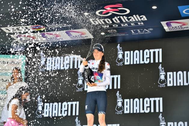NIEDERMAIER Antonia (CANYON SRAM ZONDACRYPTO) the leader of the Maglia Binaca during Giro d Italia Women - Stage 1 - Bergamo Bergamo, Giro d Italia race in Bergamo, Italy, July 06 2025  Copyright: xDavidexVaninetti IPAxSportx xipa-agency.netx xx IPA_60037229 IPA_Agency_IPA60037229