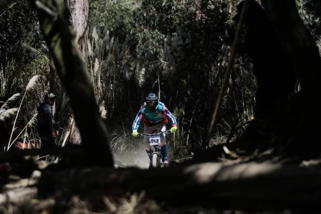 Challenge Downhill 4,000 competition in Bolivia LA PAZ, BOLIVIA - JULY 6: A cyclist rides a dirt track during the Challenge Downhill 4.000 competition in La Paz, Bolivia on July 6, 2025. More than 140 Bolivian and foreign cyclists participated this Sunday in the Challenge Downhill 4.000 , the longest and highest urban downhill in the world with a route of 3.8 kilometers. Jorge Mateo Romay Salinas Anadolu La Paz Bolivia. Editorial use only. Please get in touch for any other usage.  Copyright: x2025xAnadoluxJorgexMateoxRomayxSalinasx