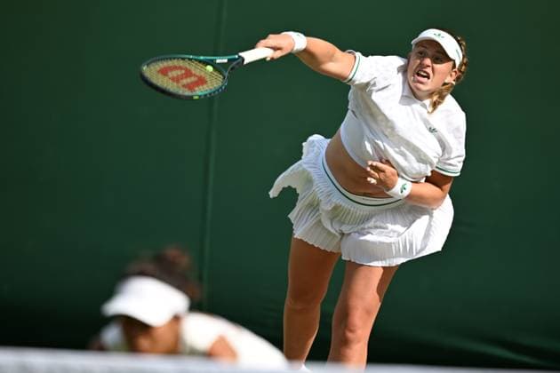 (250707) -- LONDON, July 7, 2025 -- Hsieh Su-Wei Jelena Ostapenko (R) serve during the women s doubles third round match between Zhang Shuai (China) Ekaterina Alexandrova (Russia) and Hsieh Su-Wei (Chinese Taipei) Jelena Ostapenko (Latvia) at the Wimbledon Tennis Championships in London, Britain, July 6, 2025. ) (SP)BRITAIN-LONDON-TENNIS-WIMBLEDON-WOMEN S DOUBLES ZhaoxDingzhe 