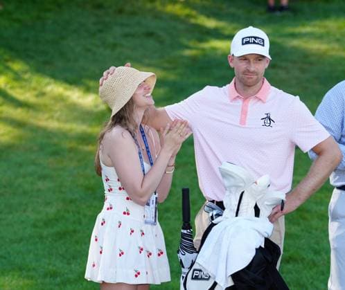 SILVIS, IL - JULY 06: PGA, Golf Herren golfer Brian Campbell with his girlfriend Kelsi McKee after winning in a playoff on the 18th hole during the final round for the John Deere Classic on July 6, 2025, at TPC Deere Run in Silvis, Illinois. (Photo by Brian Spurlock Icon Sportswire) GOLF: JUL 06 PGA John Deere Classic EDITORIAL USE ONLY Icon250706105