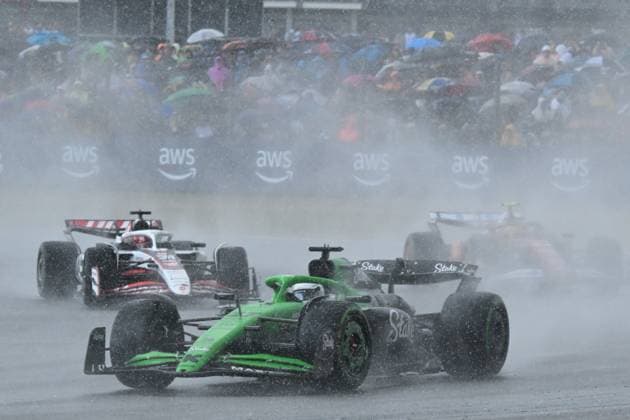 (250707) -- LONDON, July 7, 2025 -- Kick Sauber s driver Nico Hulkenberg (C) of Germany drives during the Formula One British Grand Prix 2025 at the Silverstone Circuit in London, Britain, July 6, 2025. ) (SP)BRITAIN-LONDON-F1-BRITISH GRAND PRIX WuxLu 