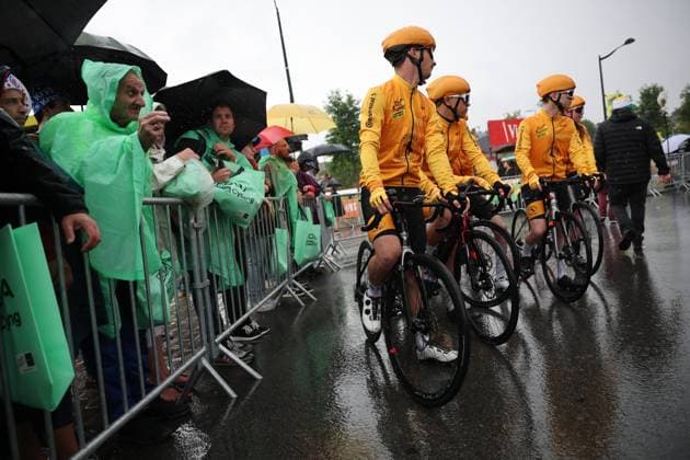 VALENCIENNES DEPART TOUR DE FRANCE PHOTOPQR VOIX DU NORD Pierre Rouanet ; 07 07 2025 ; 07 07 2025. DIRECT, NO DAM. Cyclisme. Depart de la troisieme etape du Tour de France 2025 a Valenciennes. - CYCLING TOUR DE FRANCE 2025 Valenciennes > Dunkerque 2025 07 07 - Stage 3 France  Copyright: xPHOTOPQR VOIXxDUxNORD MAXPPPxPierrexRouanetx 20250707VDN3445 20250707VDN3487