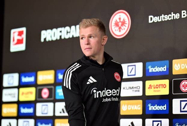 07.07.2025, xjhx, Fussball 1.Bundesliga, Eintracht Frankfurt - Pressekonferenz Jonathan Burkardt v.l. Jonathan Jonny Burkardt (Eintracht Frankfurt) (DFL DFB REGULATIONS PROHIBIT ANY USE OF PHOTOGRAPHS as IMAGE SEQUENCES and or QUASI-VIDEO) Frankfurt am Main *** 07 07 2025, xjhx, Soccer 1 Bundesliga, Eintracht Frankfurt Press Conference Jonathan Burkardt v l Jonathan Jonny Burkardt Eintracht Frankfurt DFL DFB REGULATIONS PROHIBIT ANY USE OF PHOTOGRAPHS as IMAGE SEQUENCES and or QUASI VIDEO Frankfurt am Main