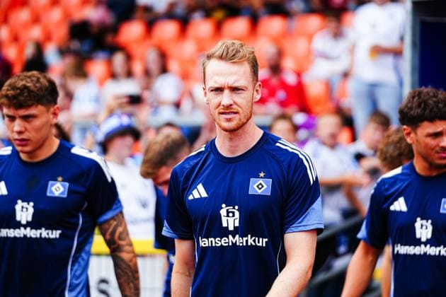 Sebastian Schonlau (Hamburger SV, 04) GER, VfB Oldenburg vs. Hamburger SV, Fussball, Testspiel, Saison 2025 2026, 06.07.2025 GER, VfB Oldenburg vs. Hamburger SV, Fussball, Testspiel, Saison 2025 2026, 06.07.2025 Oldenburg *** Sebastian Schonlau Hamburger SV, 04 GER, VfB Oldenburg vs Hamburger SV, Football, Test match, Season 2025 2026, 06 07 2025 GER, VfB Oldenburg vs Hamburger SV, Football, Test match, Season 2025 2026, 06 07 2025 Oldenburg Copyright: xEibner-Pressefoto MarcelxvonxFehrnx EP_MFN