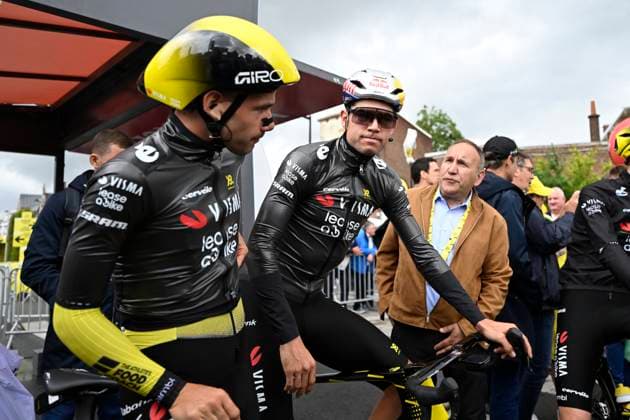 Tour de France 2025 Stage 3 DUINKERKE, FRANCE - JULY 07 : Campenaerts Victor (BEL) of Team Visma Lease a Bike, Van Aert Wout (BEL) of Team Visma Lease a Bike during stage 3 of the 112th edition of Tour de France an UCI World Tour 2.UWT cycling road race stage for Men Elite of 178 km with start in Valenciennes and finish in Duinkerke on July 7, 2025 in Duinkerke, France, 07 07 2025 ( Motordriver Kenny Verfaillie - Duinkerke France  Copyright: xJanxDexMeuleneirx