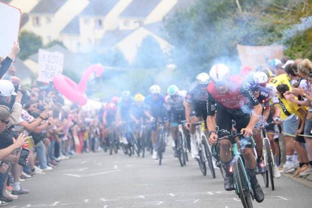 Tour de France 2025 Stage 2 BOULOGNE-SUR-MER, FRANCE - JULY 06 : during stage 2 of the 112th edition of Tour de France an UCI World Tour 2.UWT cycling road race stage for Men Elite of 212 km with start in Lauwin-Planque and finish in Boulogne-sur-Mer on July 6, 2025 in Boulogne-sur-Mer, France, 06 07 2025 ( Motordriver Kenny Verfaillie - Boulogne-sur-Mer France  Copyright: xBernardxPaponx
