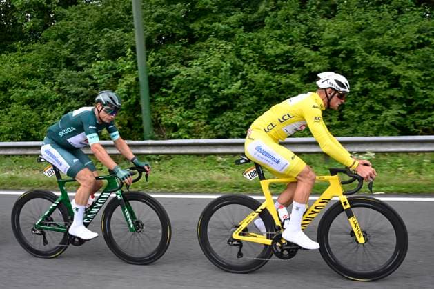 Tour de France 2025 Stage 3 DUINKERKE, FRANCE - JULY 07 : Van der Poel Mathieu (NED) of Alpecin - Deceuninck, Philipsen Jasper (BEL) of Alpecin - Deceuninck during stage 3 of the 112th edition of Tour de France an UCI World Tour 2.UWT cycling road race stage for Men Elite of 178 km with start in Valenciennes and finish in Duinkerke on July 7, 2025 in Duinkerke, France, 07 07 2025 ( Motordriver Kenny Verfaillie - Duinkerke France  Copyright: xJanxDexMeuleneirx