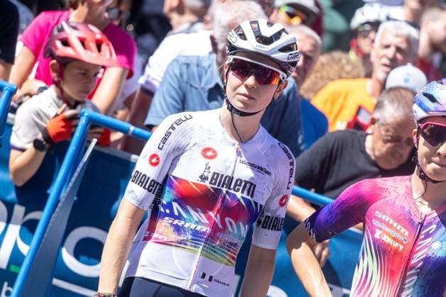 Antonia Niedermaier wearing the white jersey during Giro d Italia Women - Stage 2 - Clusone Aprica, Giro d Italia race in Aprica, Italy, July 07 2025  Copyright: xTommasoxBerardi IPAxSportx xipa-agency.netx xx IPA_60074547 IPA_Agency_IPA60074547