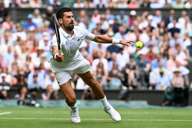 Novak Djokovic celebrates diving for forehand volley at the net during his Wimbledon 2025 Men?s Singles Round of 16 tennis match against Alex de Minaur at the All England Tennis Club in London, England (Richard Callis SPP) Copyright: xRichardxCallis SPPx spp-en-RiCa-SPP25_rica_07jul25_21445