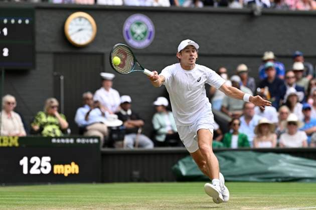Alex de Minaur during his Wimbledon 2025 Men?s Singles Round of 16 tennis match against Novak Djokovic at the All England Tennis Club in London, England (Richard Callis SPP) Copyright: xRichardxCallis SPPx spp-en-RiCa-SPP25_rica_07jul25_21405