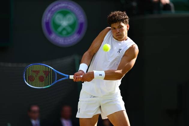Ben Shelton during his Round of 16 Match Wimbledon Tennis Championships, Day 8, The All England Lawn Tennis and Croquet Club, London, UK - 07 Jul 2025London The All England Lawn Tennis and United Kingdom  Copyright: xJamesxMarsh Shutterstockx 15387973dh