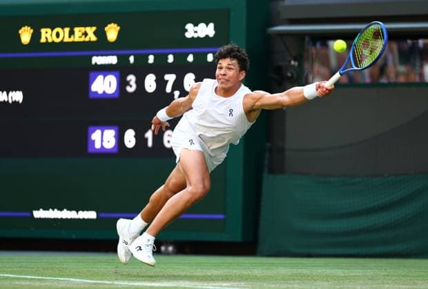 Ben Shelton during his fourth round match Wimbledon Tennis Championships, Day 8, The All England Lawn Tennis and Croquet Club, London, UK - 07 Jul 2025London The All England Lawn Tennis and United Kingdom  Copyright: xJamesxMarsh Shutterstockx 15387973gb