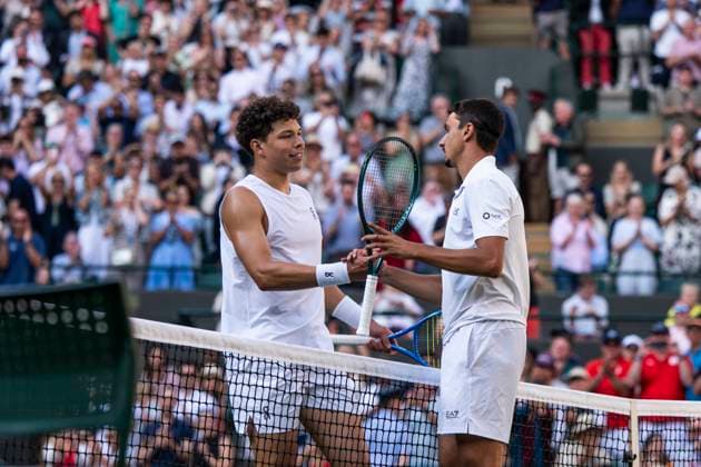 Ben Shelton and Lorenzo Sonego at the net after their Wimbledon 2025 Men?s Singles Round of 16 tennis match at the All England Tennis Club in London, England (Richard Callis SPP) Copyright: xRichardxCallis SPPx spp-en-RiCa-SPP25_rica_07jul25_21827