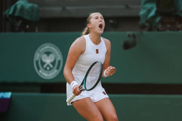 Wimbledon 2025 Day 8 Mirra Andreeva v Emma Navarro Wimbledon Championships 2025 Day 8, 07 07 25 Ladies’ Singles - Round of 16 Centre Court Mirra Andreeva v Emma Navarro Mirra Andreeva wins in straight sets  Copyright: xMarcxAspland ThexTimesx NINTCHDBPICT001008271704
