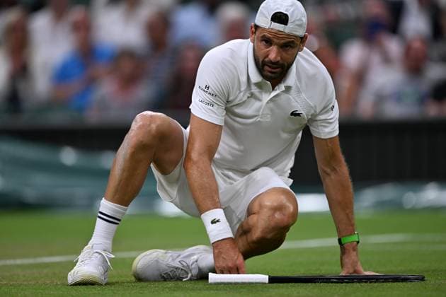 Grigor Dimitrov goes down injured when leading 2 sets to 0 during his Wimbledon 2025 Men?s Singles Round of 16 tennis match against Jannik Sinner at the All England Tennis Club in London, England (Richard Callis Sports Press Photo SPP) Copyright: xRichardxCallis SportsxPressxPhotox xSPPx spp-en-RiCaPrPh-SPP25_rica_07jul25_21906