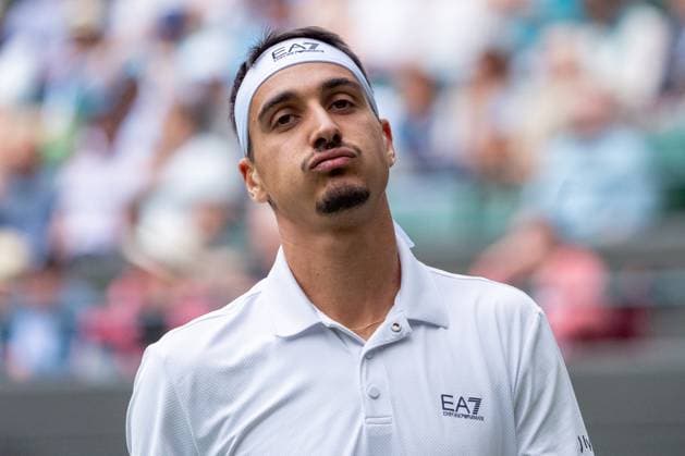 2025-07-07 Wimbledon 2025 LONDON, ENGLAND - JULY 7: Lorenzo Sonego of Italy during Wimbledon 2025 at All England Lawn Tennis & Croquet Club on July 7, 2025 in London, England. London All England Lawn Tennis & Croquet Club England Content not available for redistribution in The Netherlands directly or indirectly through any third parties. Copyright: xMarleenxFouchierx