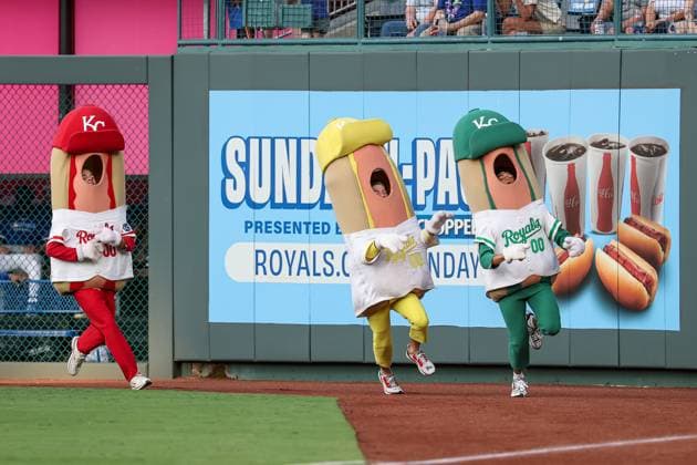 July 7, 2025: Relish went on to win the hot dog race during a game between the Kansas City Royals and Pittsburgh Pirates at Kauffman Stadium in Kansas City, MO. CSM Kansas City United States of America - ZUMAc04_ 20250707_zma_c04_029 Copyright: xDavidxSmithx