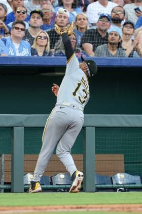 July 7, 2025: Pittsburgh Pirates third baseman KeBryan Hayes (13) catches a fly ball for an out on Kansas City Royals right fielder Jac Caglianone (14) during the fifth inning at Kauffman Stadium in Kansas City, MO. CSM Kansas City United States of America - ZUMAc04_ 20250707_zma_c04_042 Copyright: xDavidxSmithx