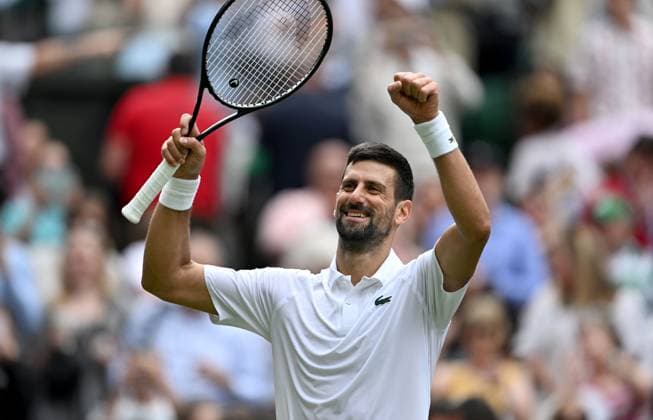(250708) -- LONDON, July 8, 2025 -- Novak Djokovic celebrates after the men s singles round of 16 match between Novak Djokovic of Serbia and Alex De Minaur of Australia at the Wimbledon Tennis Championships in London, Britain, July 7, 2025. ) (SP)BRITAIN-LONDON-TENNIS-WIMBLEDON-MEN S SINGLES LixYing 